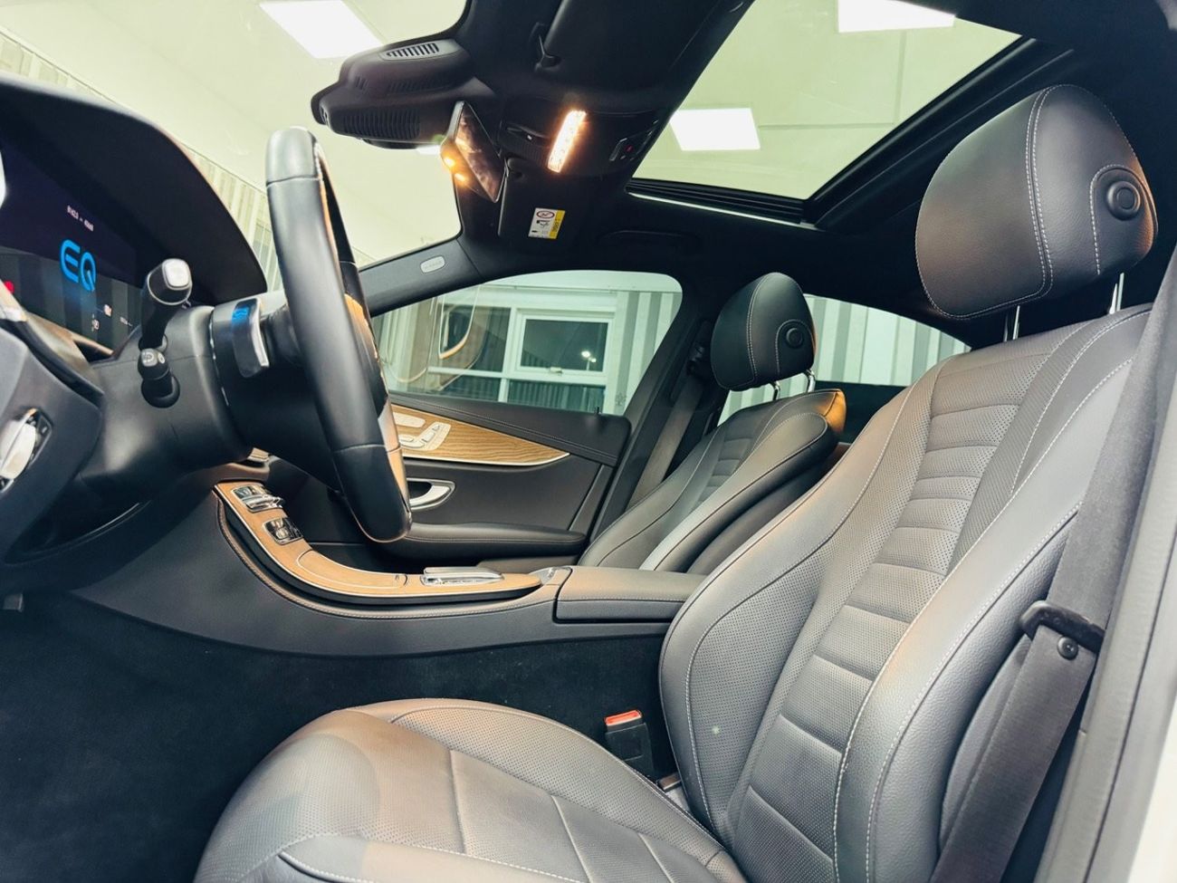 مرسيدس بنز E300 بريميوم
