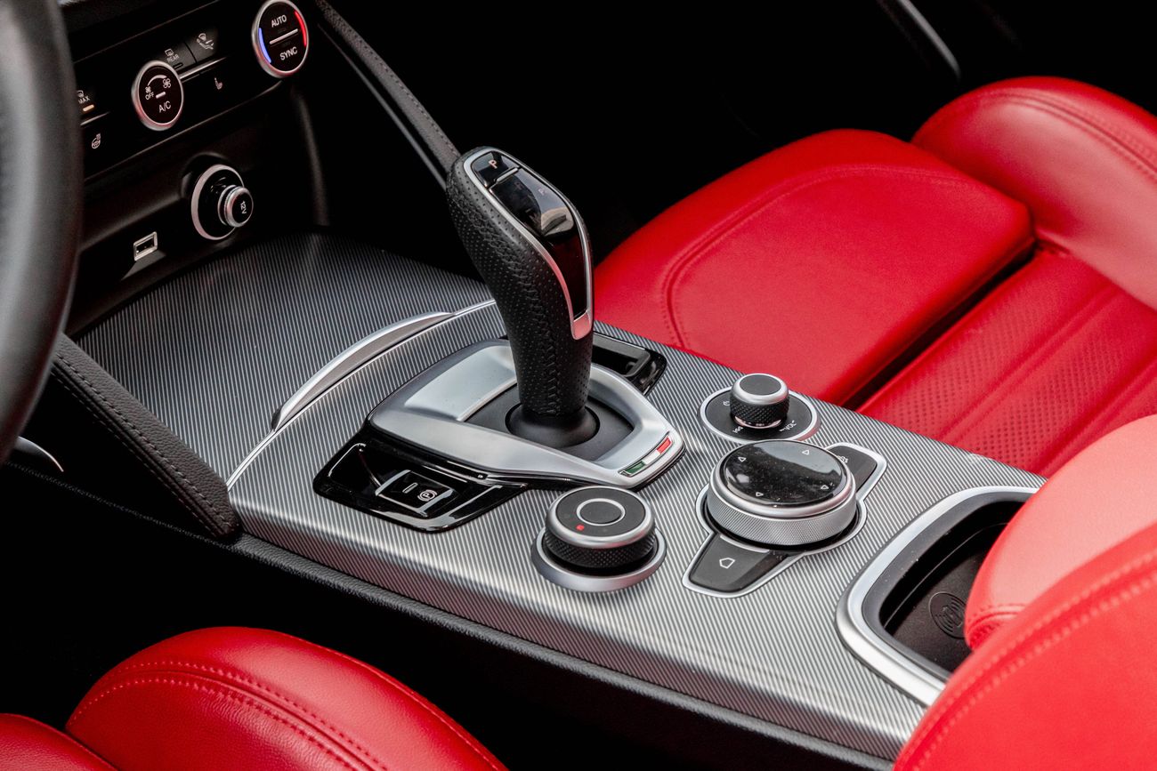 Alfa Romeo Stelvio Stelvio Veloce | 2,742 P.M | 0% Downpayment | Stelvio Veloce | ALFA Warranty!