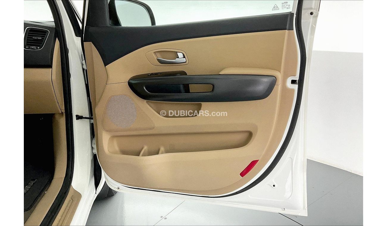 كيا كارنيفال LX