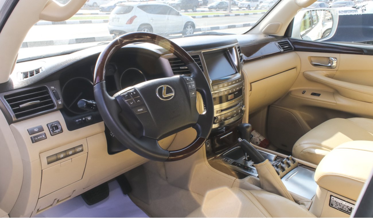 Lexus LX570