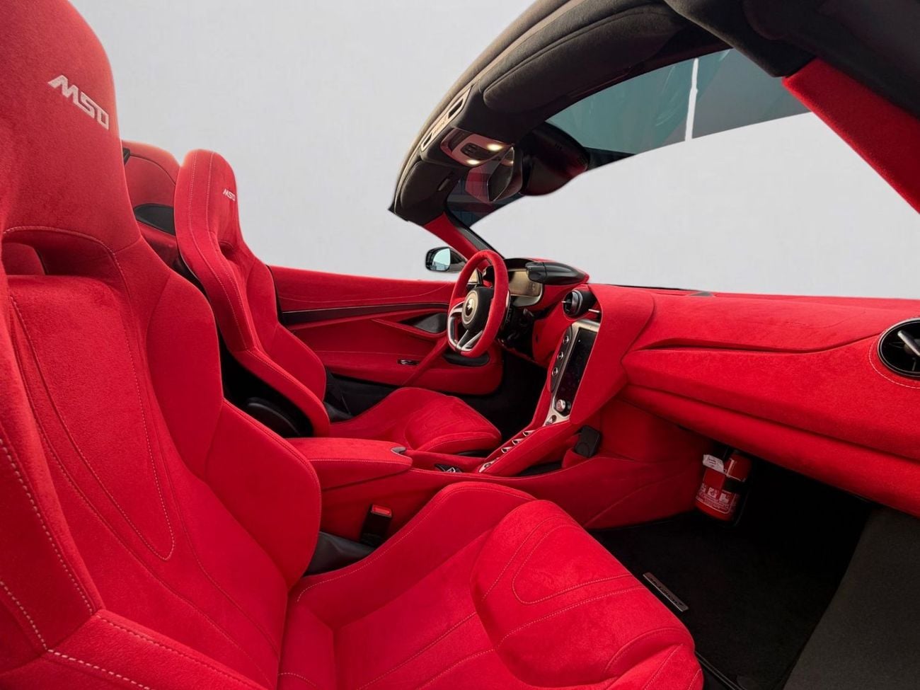 McLaren 750S AED 27,999 P.M | 0% DOWN PAYMENT | MCLAREN 750S SPIDER MSO (McLaren Special Operations) Bespoke Spec