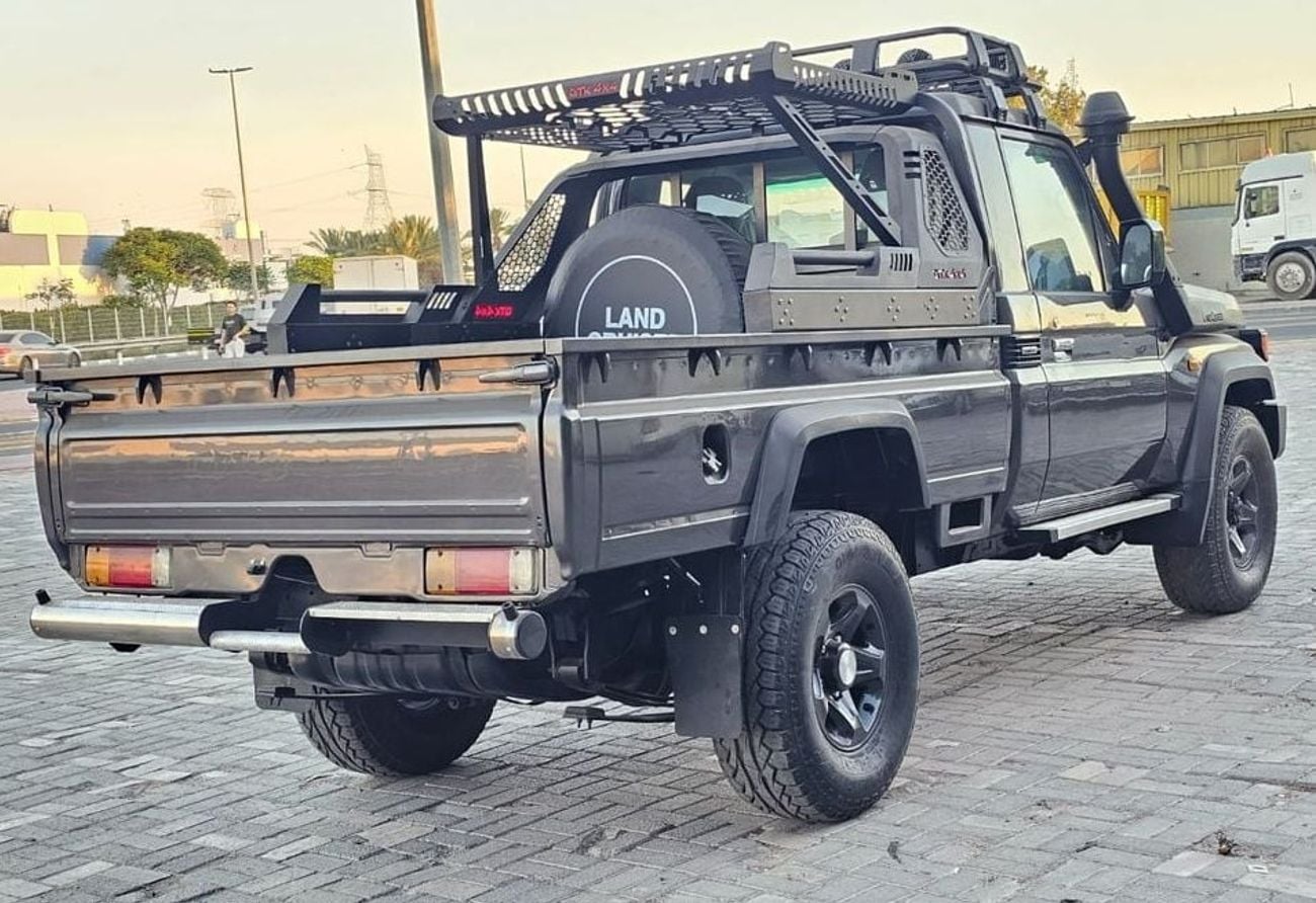Toyota Land Cruiser Pick Up RHD Single Cabin Off-Road Heavy-duty Utility Pickup Truck 1VD-FTV 4.5L V8 Diesel Engine Manual Gear