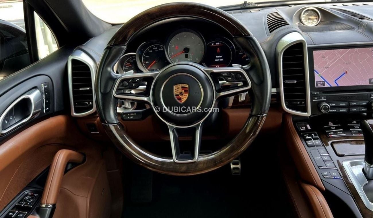 Porsche Cayenne S 2.9L (440 HP) 2018 V6 GCC Full Service History