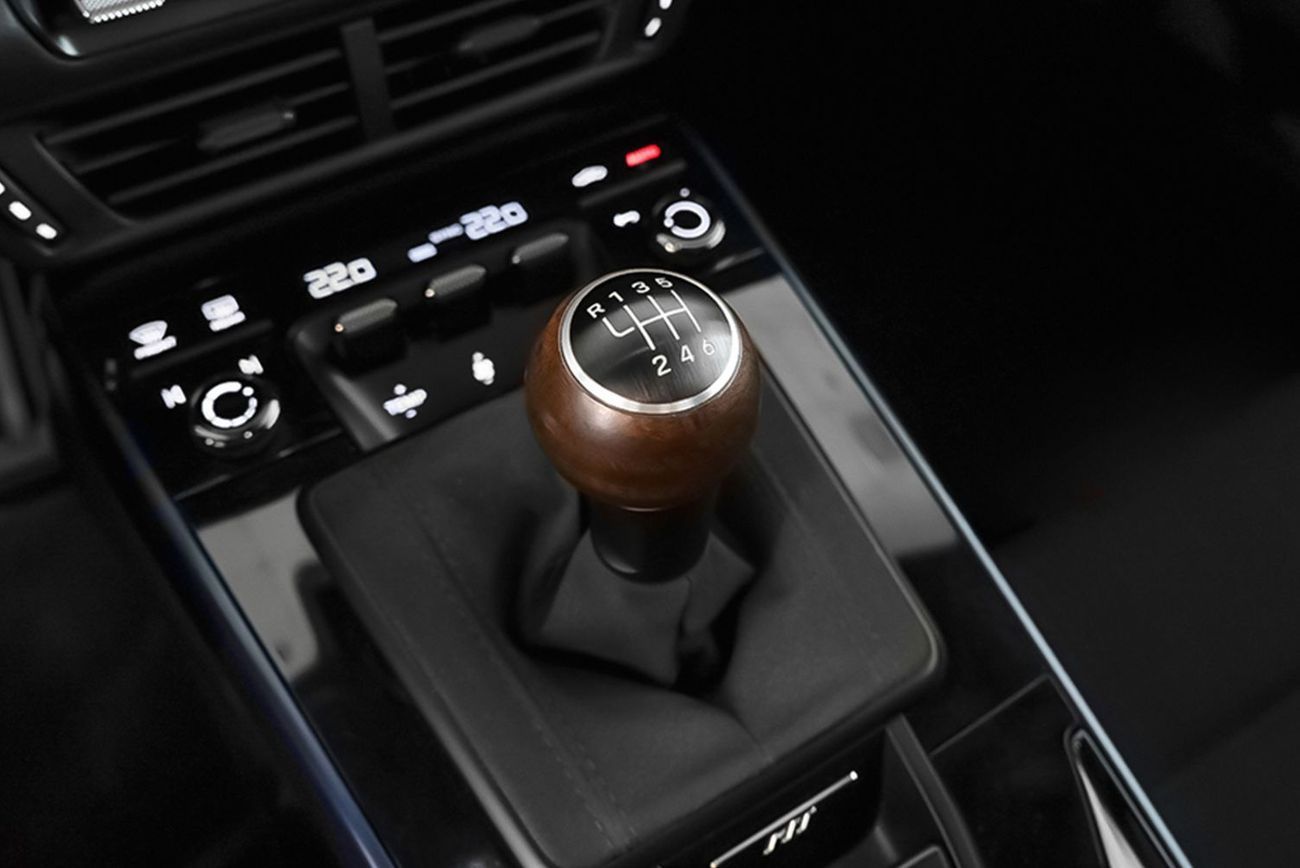 Porsche 911 Carrera 3.0L (380 HP) Coupe Carrera 3.0L