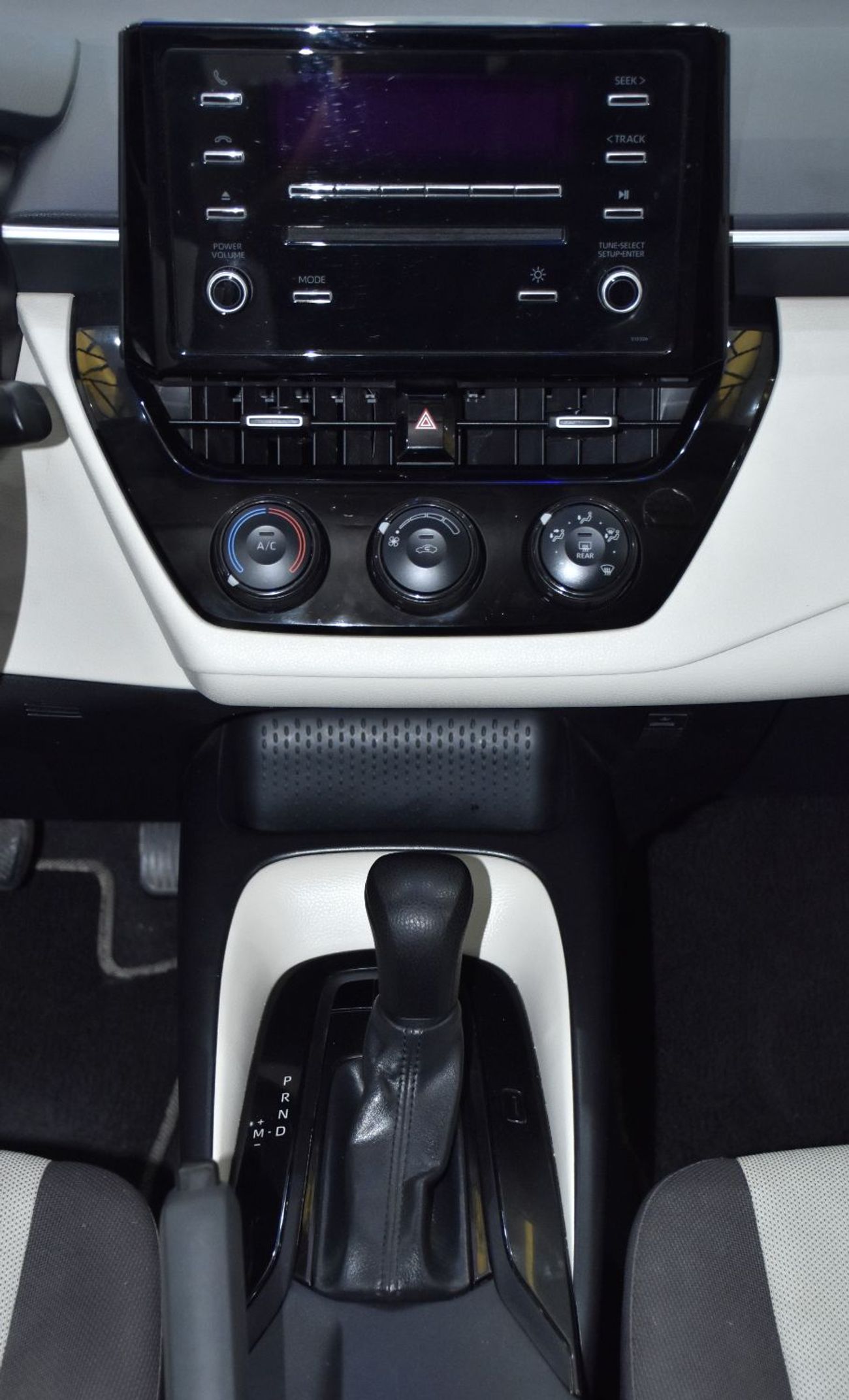 تويوتا كورولا EXCELLENT DEAL for our Toyota Corolla XLi 1.6L ( 2021 Model ) in White Color GCC Specs