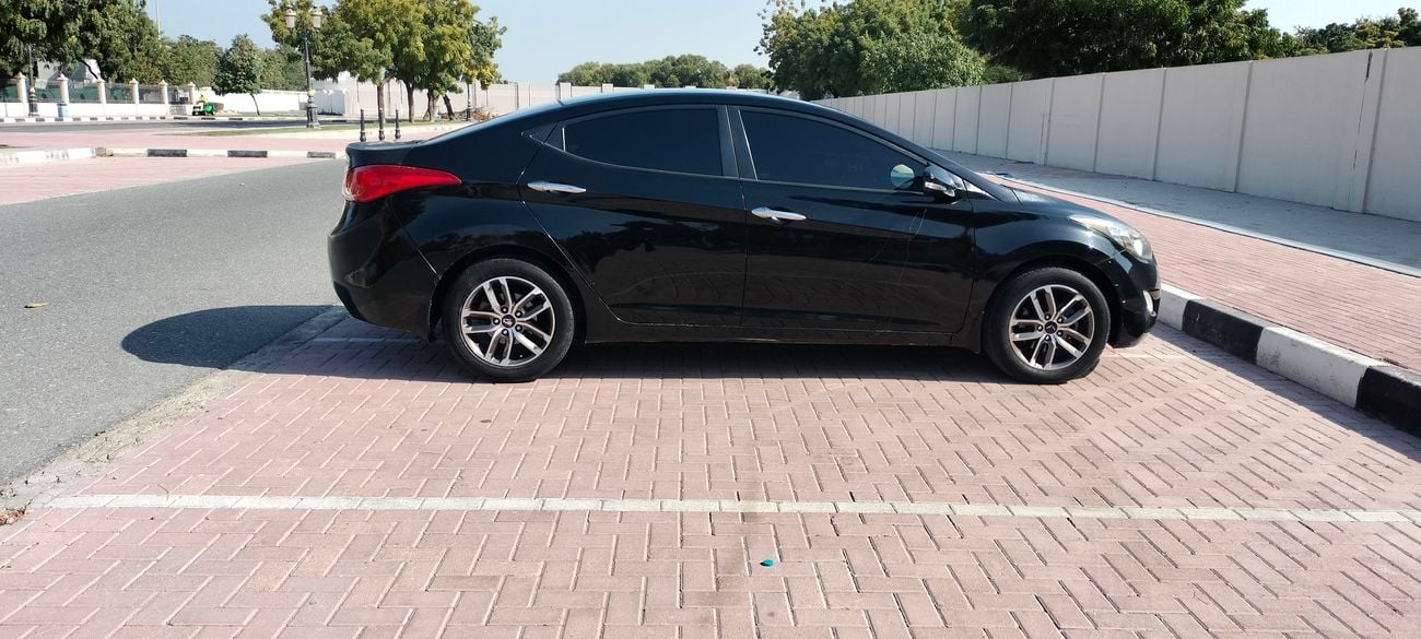 هيونداي إلانترا sedan, fwd, 5 seats, 4 doors