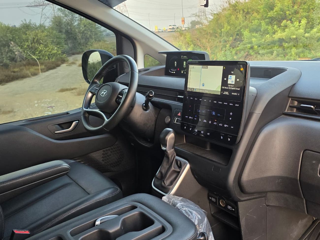 Hyundai Staria HYUNDAI STARIA 2022 KOREAN V4 DIESEL // FULL OPITION // PERFECT CONDITION // LOW MILEAGE