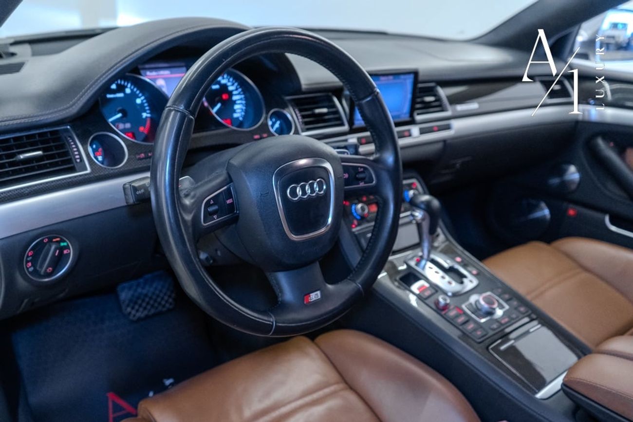 Audi S8 2009 Audi S8 V10, Clean Title, Zero Paint, GCC