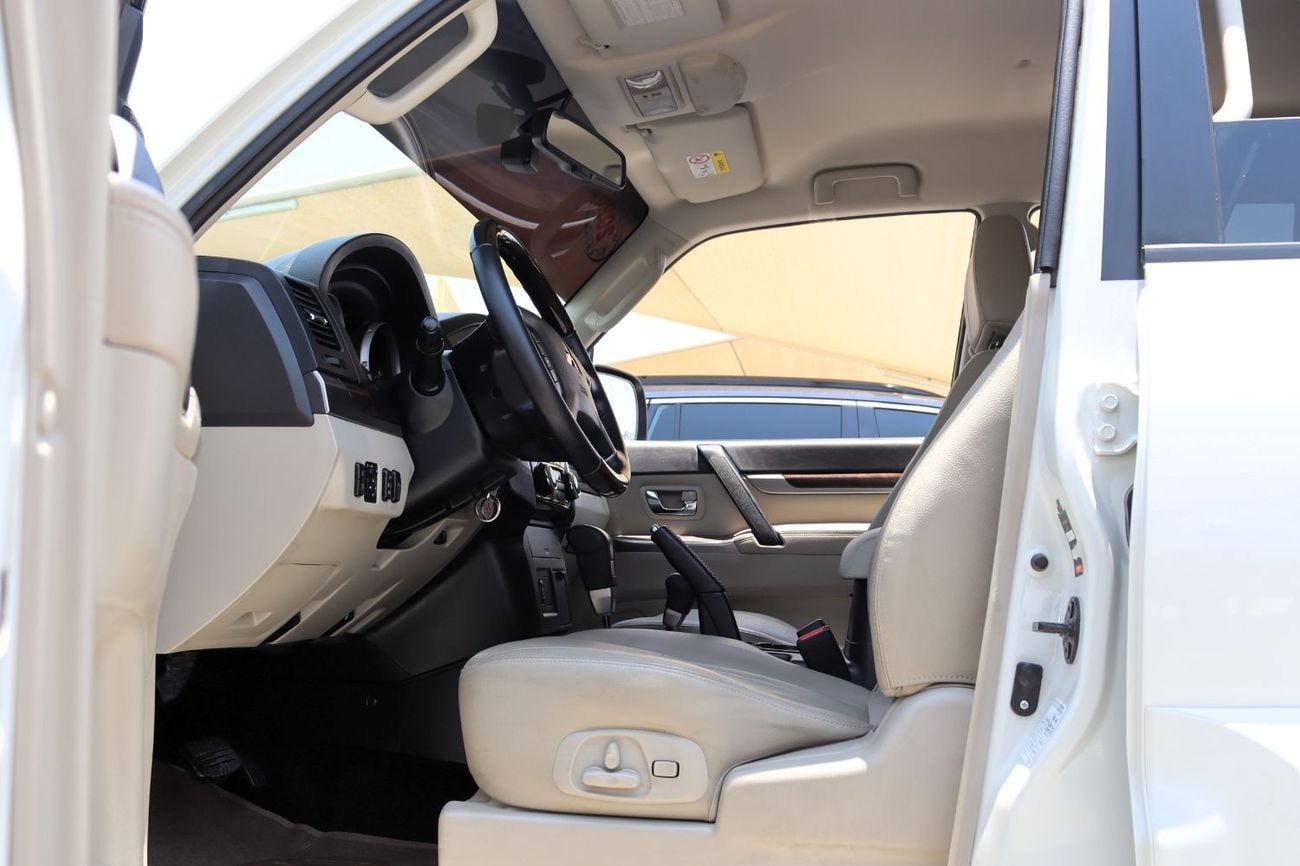 Mitsubishi Pajero GLS H/L ROCKFORD