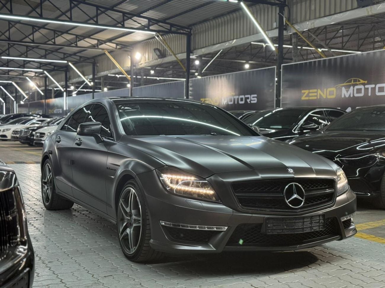 Mercedes Benz CLS63 AMG Std 5.0L