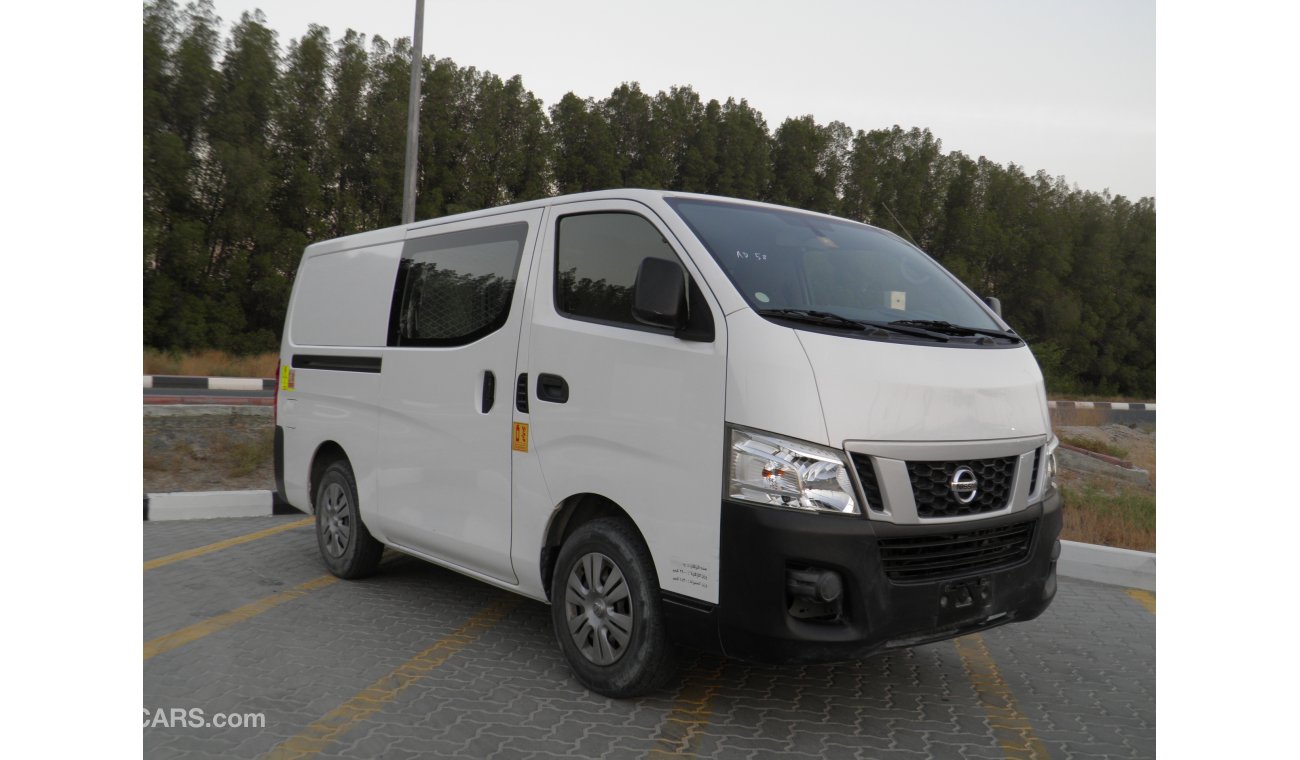 نيسان أورفان half panel van 6 seats 2016 Ref# AD58