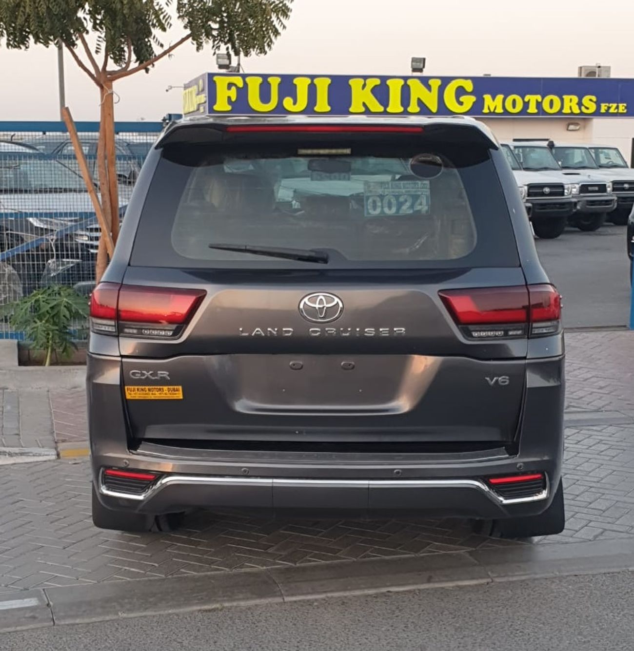 Toyota Land Cruiser GXR - 4.0L - V6 - 2014 MODIFIED 2023