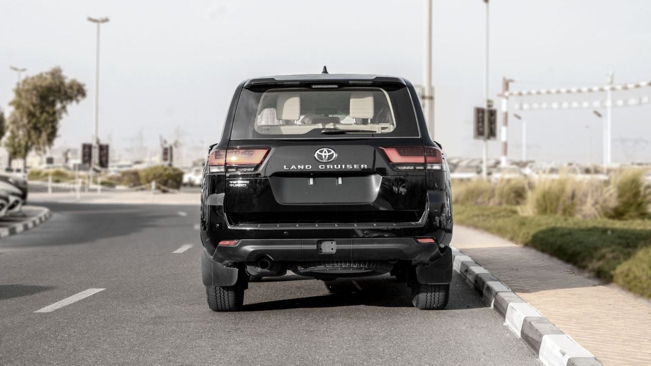 Toyota Land Cruiser GXR 2026 Toyota Land Cruiser GXR 3.3L AT Diesel (Black-Beige) Basic