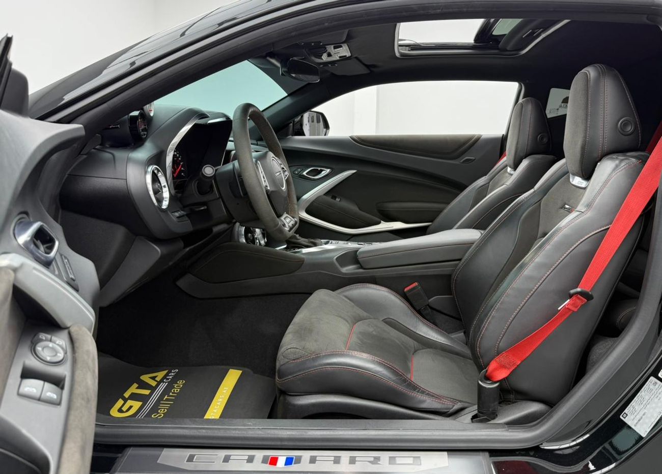 شيفروليه كامارو ZL1 6.2L 2018 Chevrolet Camaro ZL1 ,Service History, Excellent Condition ,GCC