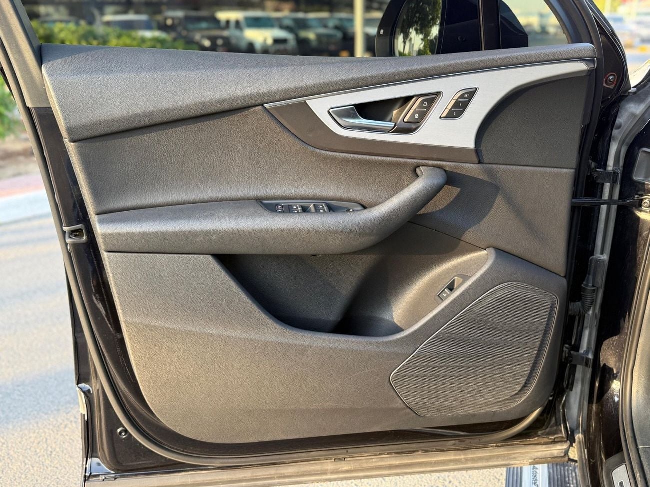 أودي Q7 45 TFSI quattro S-Line 3.0L