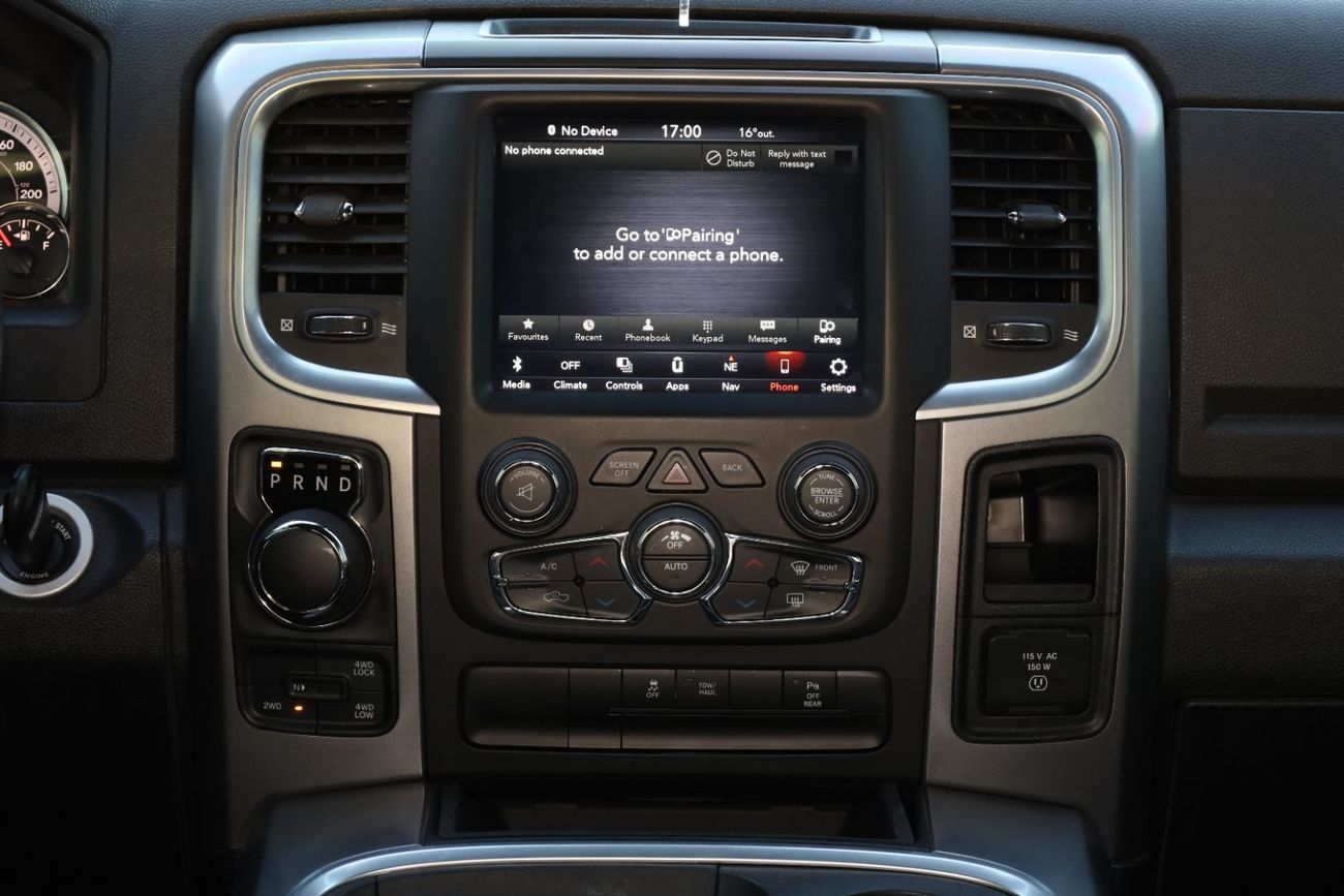 RAM 1500 Classic 5.7L Crew Cab Utility (5 Seater)