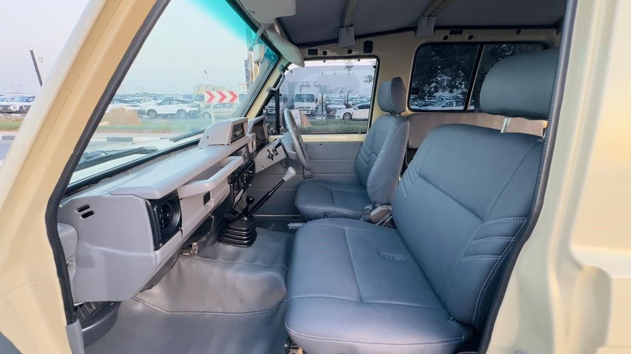 Toyota Land Cruiser GOOD CONDITION | MANUAL TRANSMISSION | 10-SEATER | 4.2L DIESEL ENGINE | 4WD