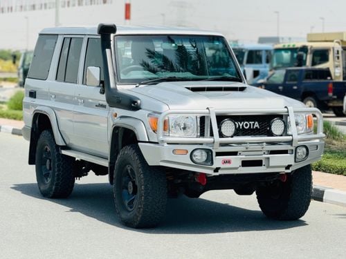 تويوتا لاند كروزر 70 Toyota Hardtop 5 door Right hand drive