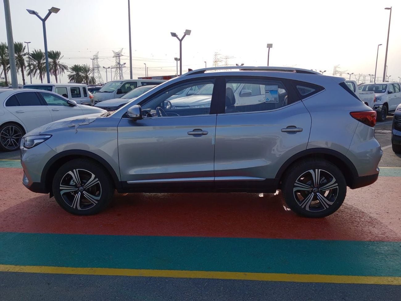 MG ZS LUX Used MG ZS  luxury  1.5L Petrol SUV FWD silver  color 2023 Model