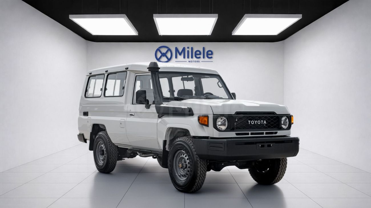 Toyota Land Cruiser 70 LC 78 HARDTOP 4.0L MT