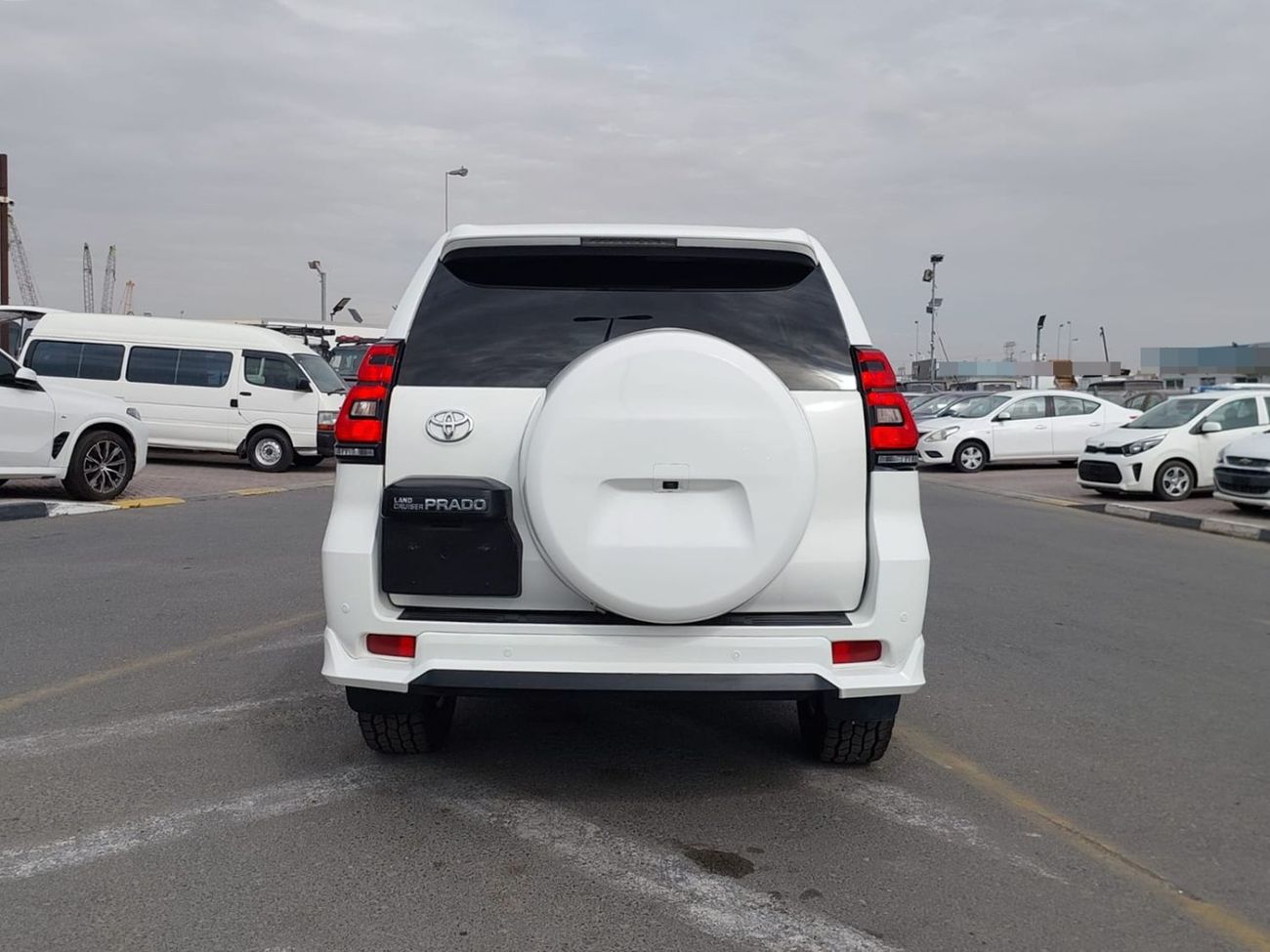 Toyota Land Cruiser TOYOTA LAND CRUISER PRADO SUV RHD 2016 MODEL 2.8 L DIESEL AUTOMATIC(PM18328)