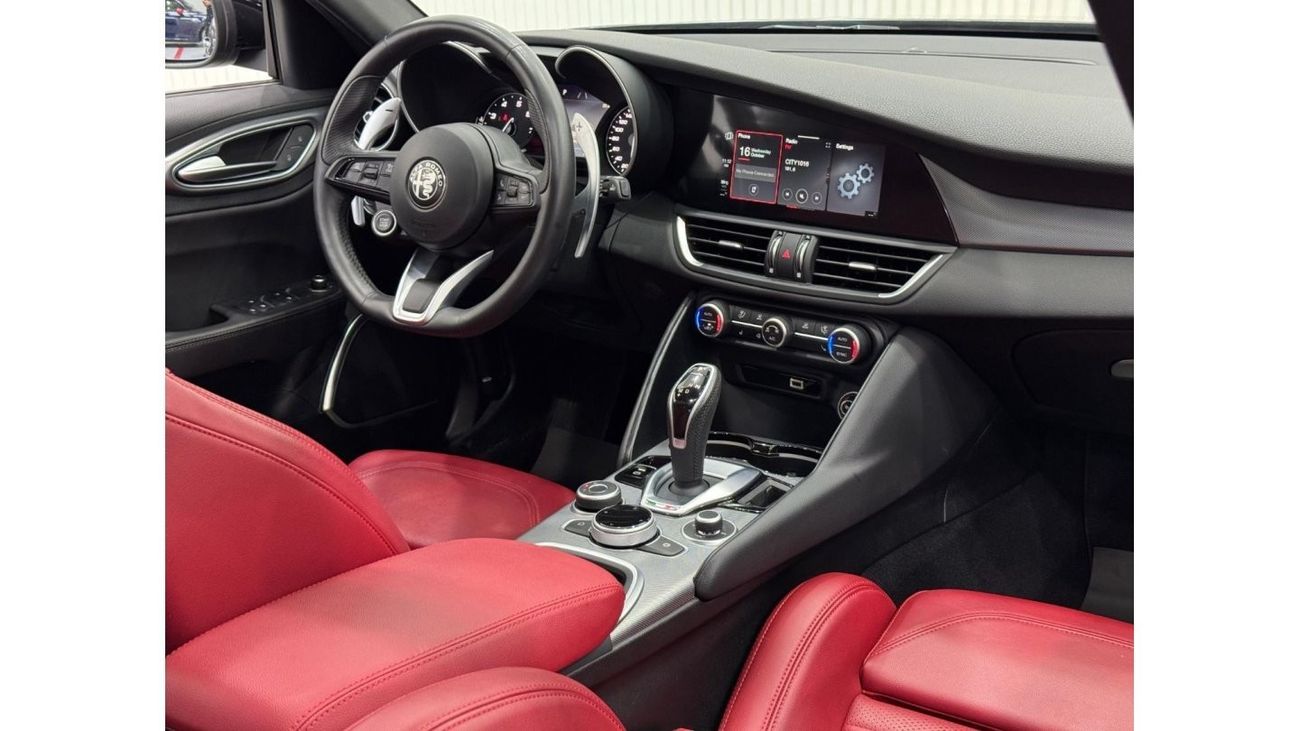 Alfa Romeo Giulia 2023 Alfa Romeo Giulia Veloce, 2027 Agency Warranty + Service Package, Full Service History, GCC