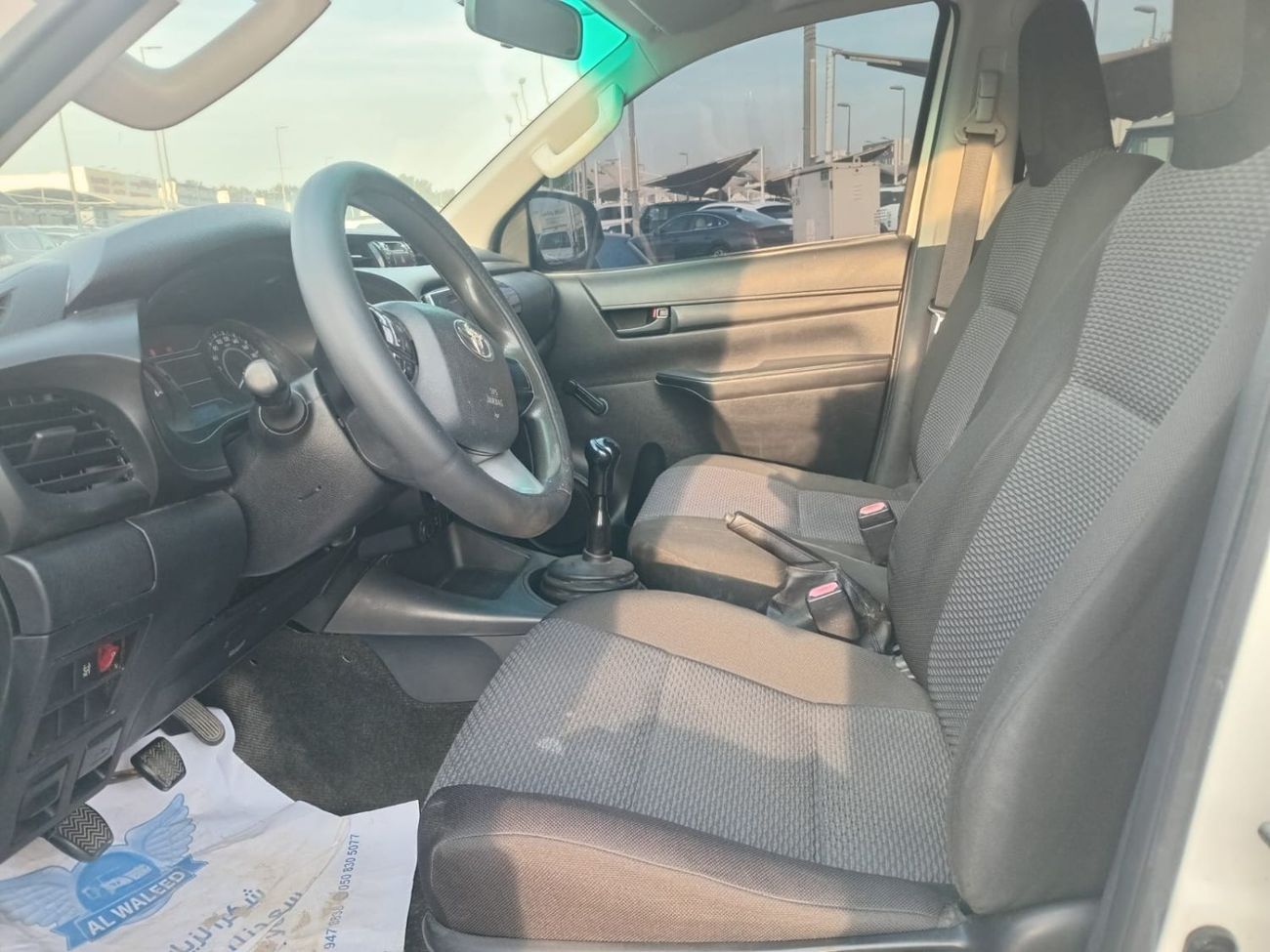 Toyota Hilux DC 2.4L 4WD DIESEL MANUAL TRANSMISSION