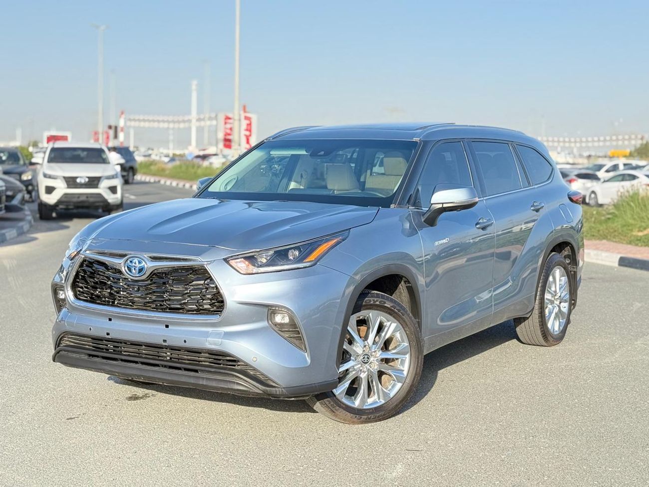 Toyota Highlander Hybrid Platinum 2.5L // panoramic, 360 Camera // head up display full option 2024