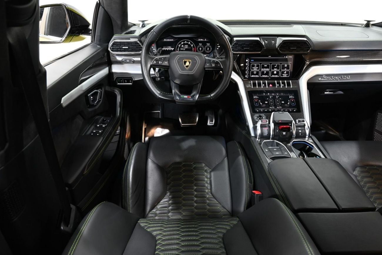 Lamborghini Urus STD 2022 Lamborghini Urus, 10/2026 Lamborghini Warranty, Lamborghini Service History, GCC