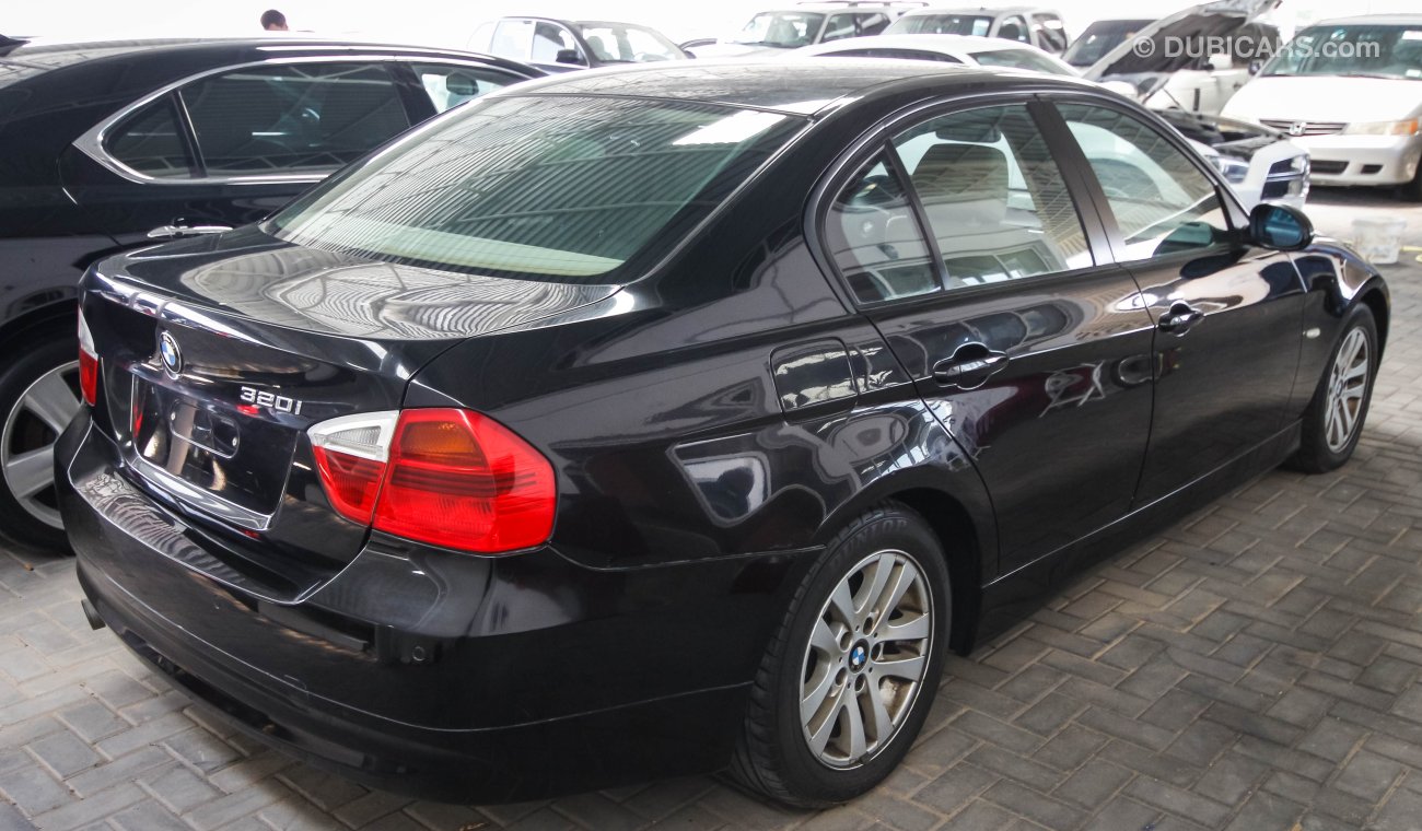 BMW 320i i