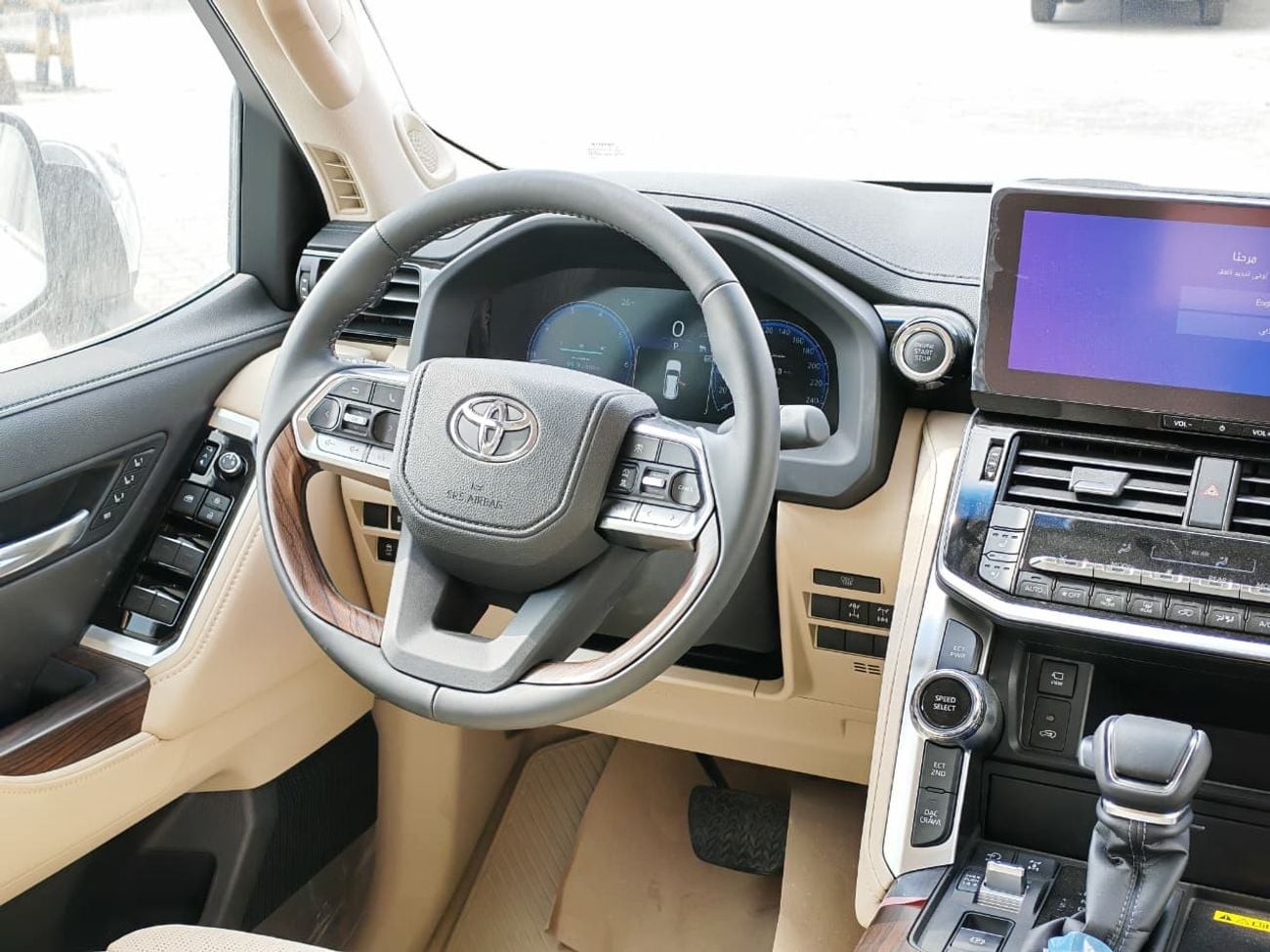 تويوتا لاند كروزر 2025 Toyota Land Cruiser LC300 VX Full-Option with Radar 4.0L V6 Naturally-Aspirated Petrol A/T 4WD