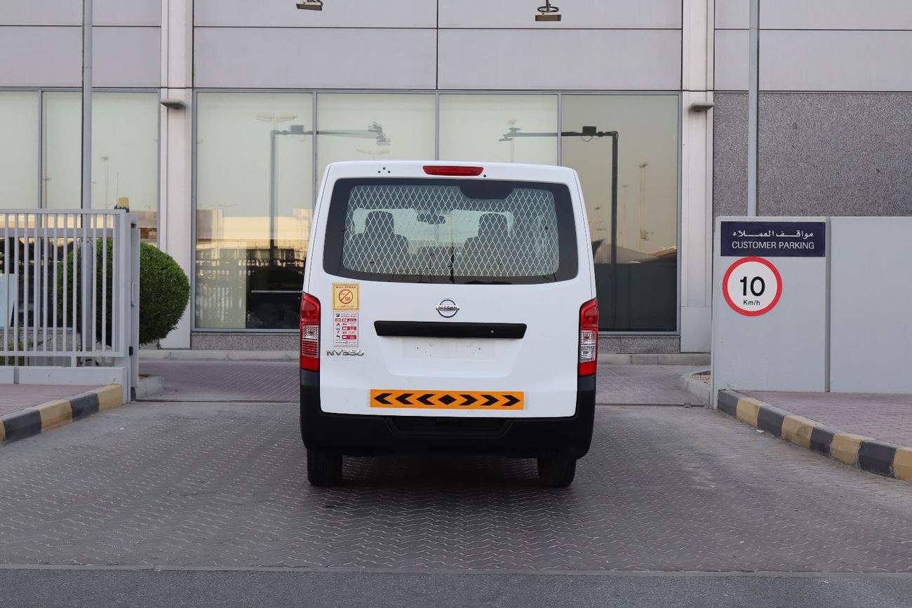 Nissan Urvan 6-Seater Manual (5-Door)