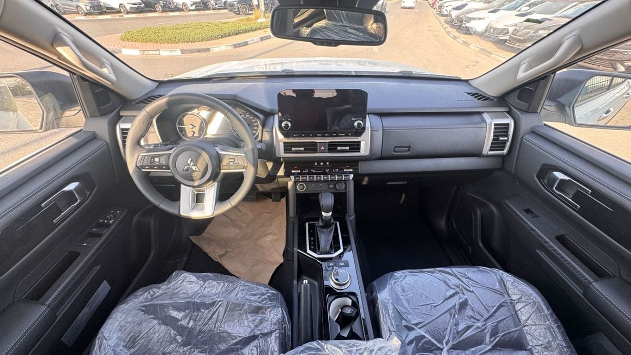 ميتسوبيشي L200 SPOERTERO PICKUP DC 4WD 2.4L 6A/T GLS