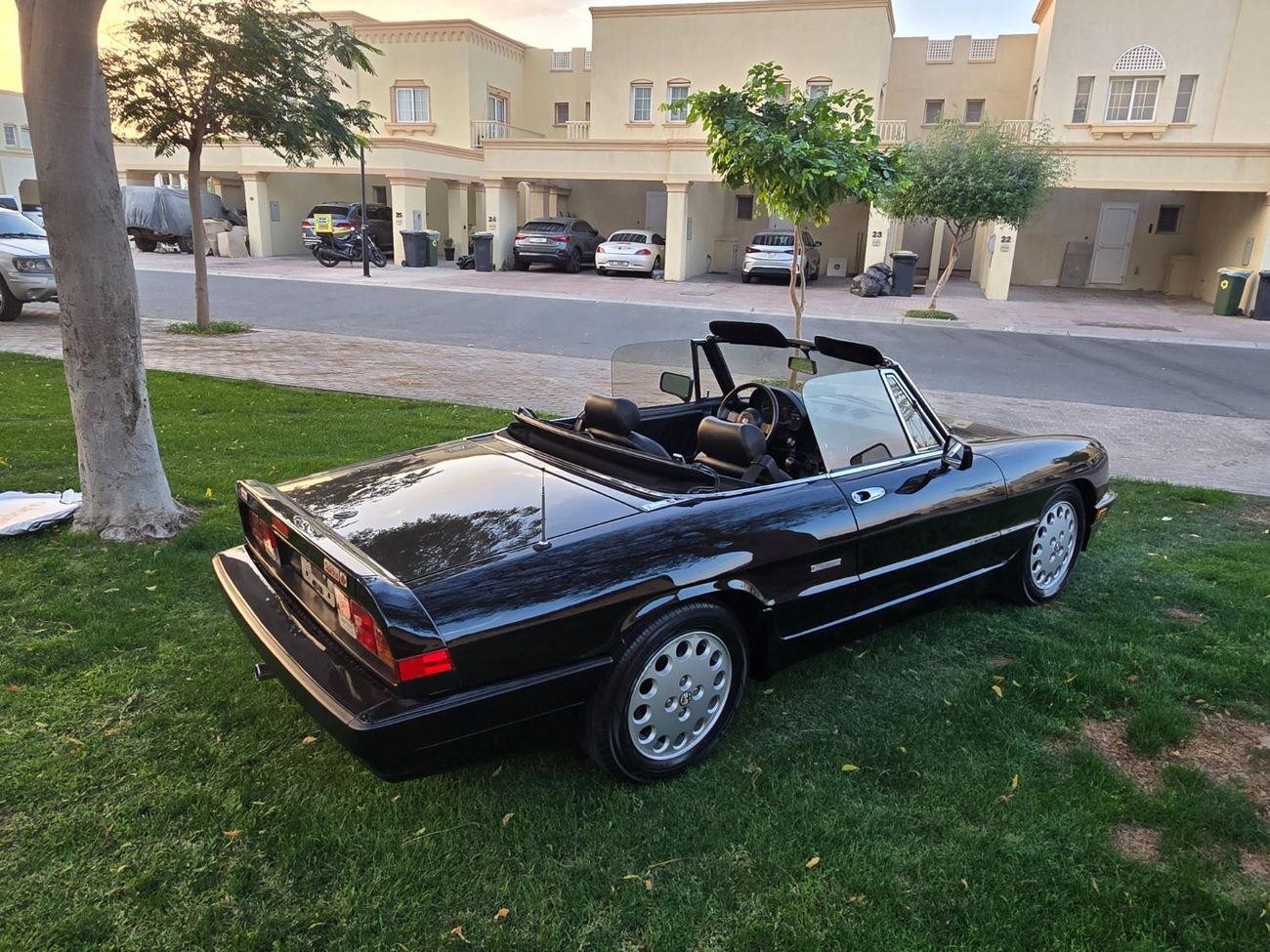ألفا روميو سبايدر ALFA ROMEO SPIDER VELOCE INJECTION CONVORTEBLE