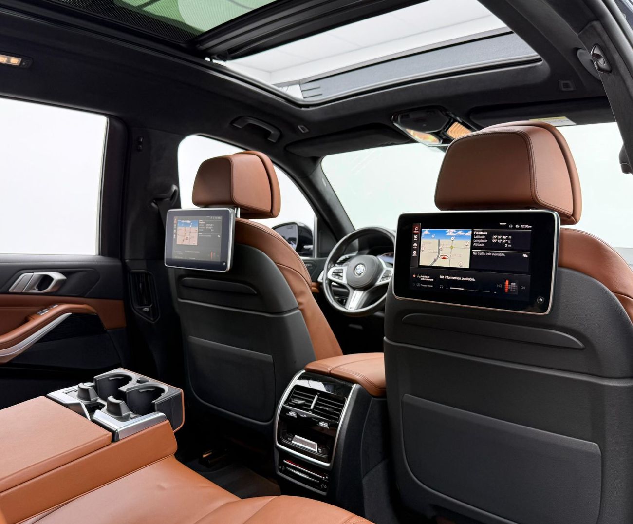 بي أم دبليو X7 40i 3.0L 2022 BMW X7 xDrive40i M-Sport, 2026 BMW Warranty, Full BMW Service History, 7 Seater, GCC