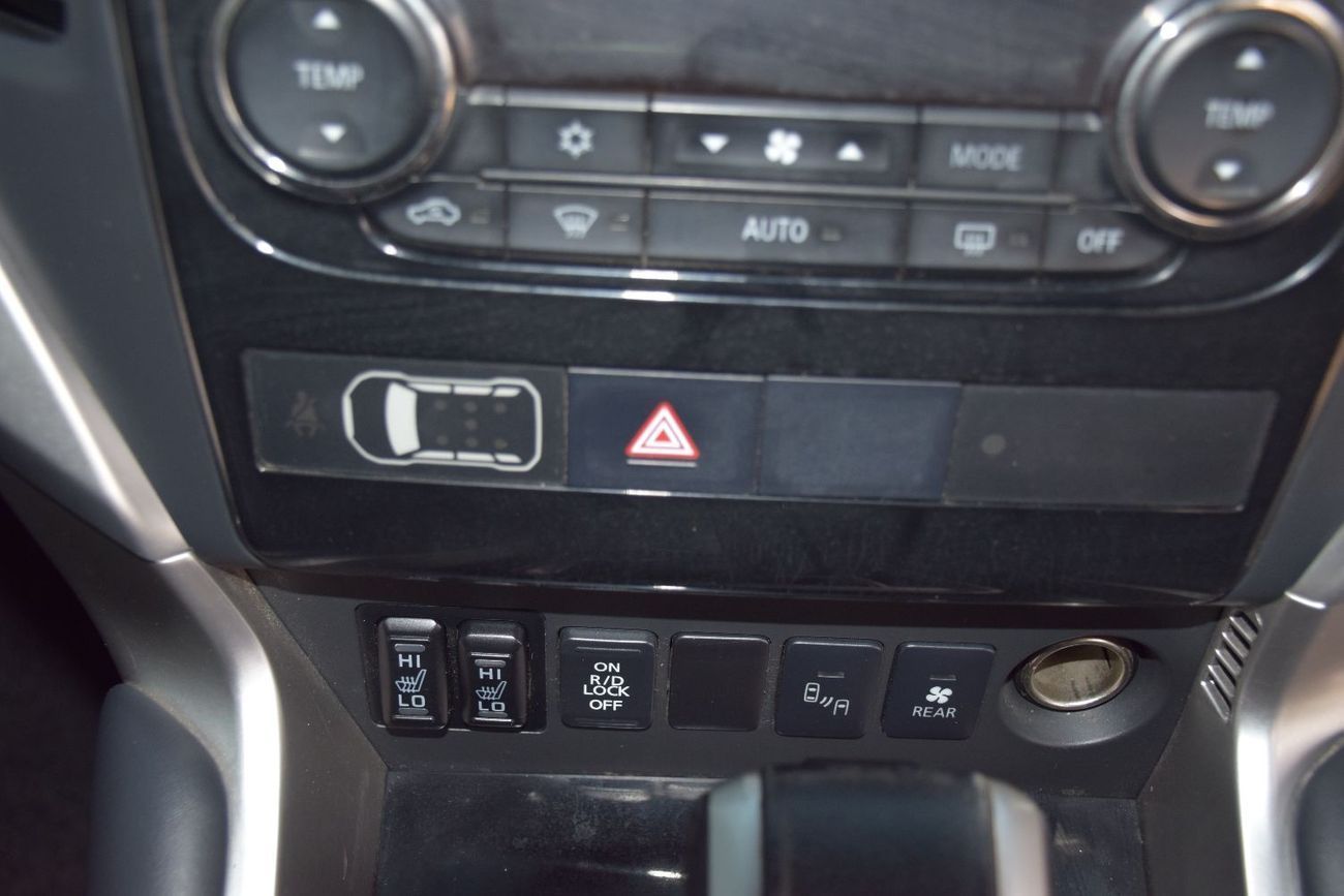 Mitsubishi Pajero Sport 4x4 Diesel 2.4L ( Right Hand )