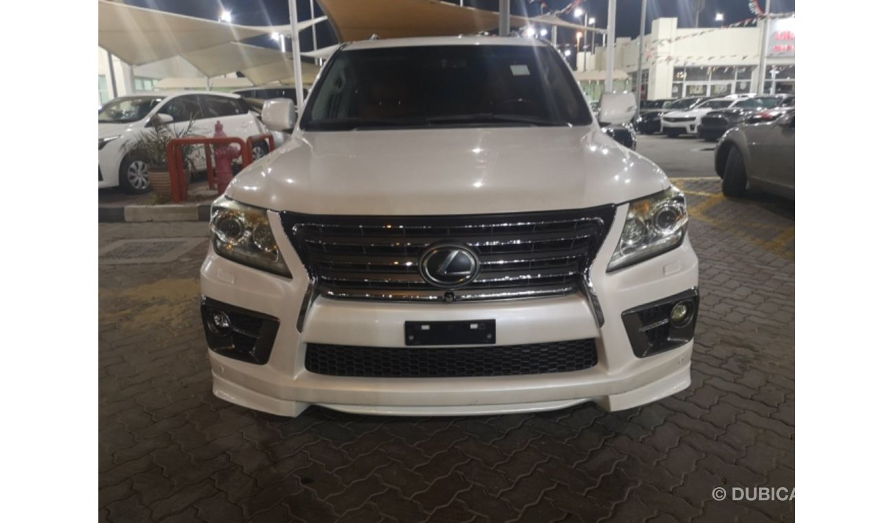 لكزس LX 570 لكزس LX570 S خليجي موديل 2013 صبغ وكالة بحالة ممتازة ضمان الفحص