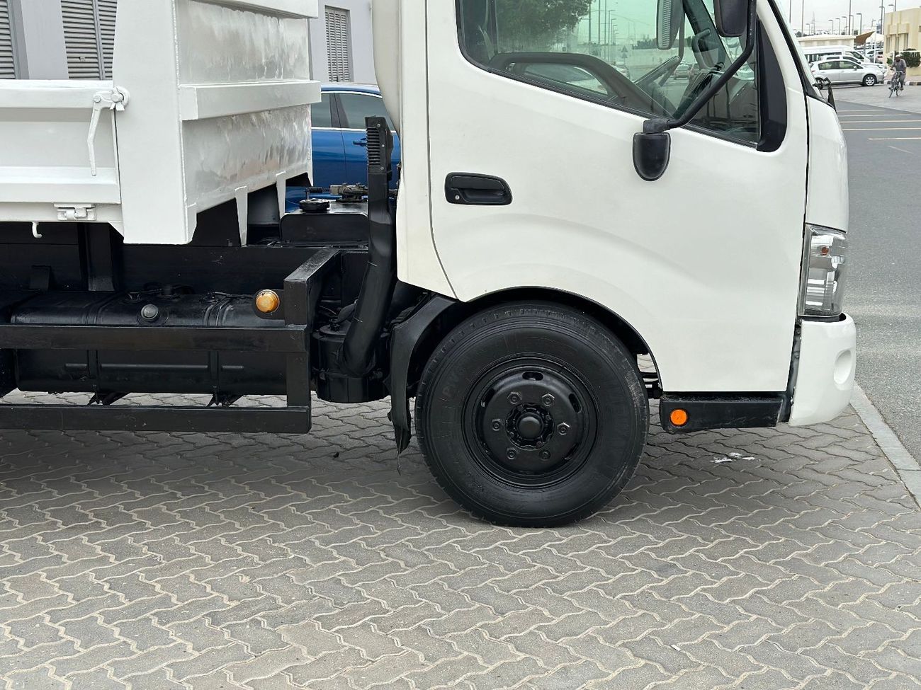 Hino 300 BLENDER PICKUP