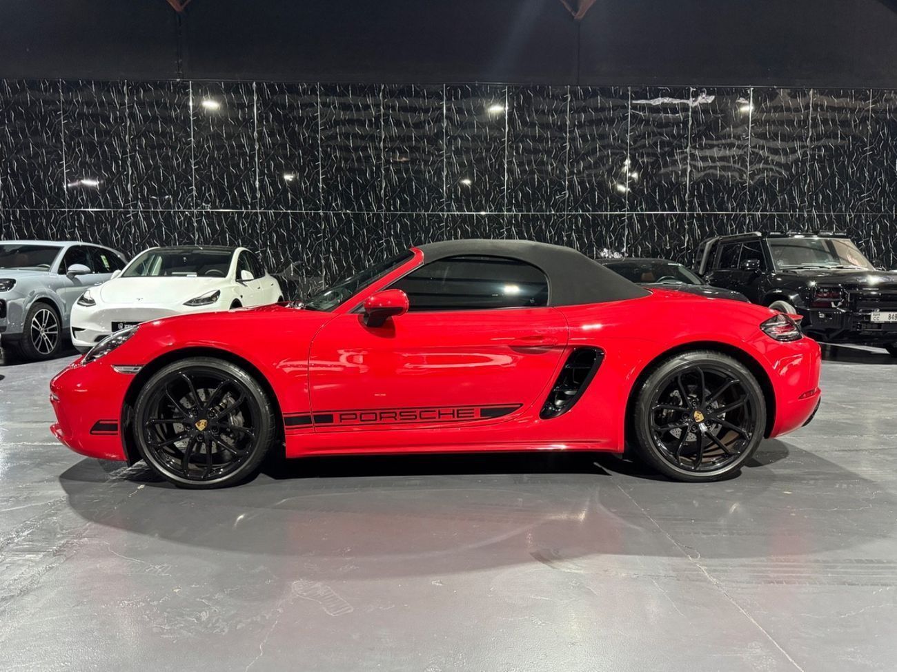 بورش بوكستر 718 Std 2.0L A/T 2024 Porsche 718 Boxster Style Edition, 2026 Porsche Warranty , Low Kms, GCC