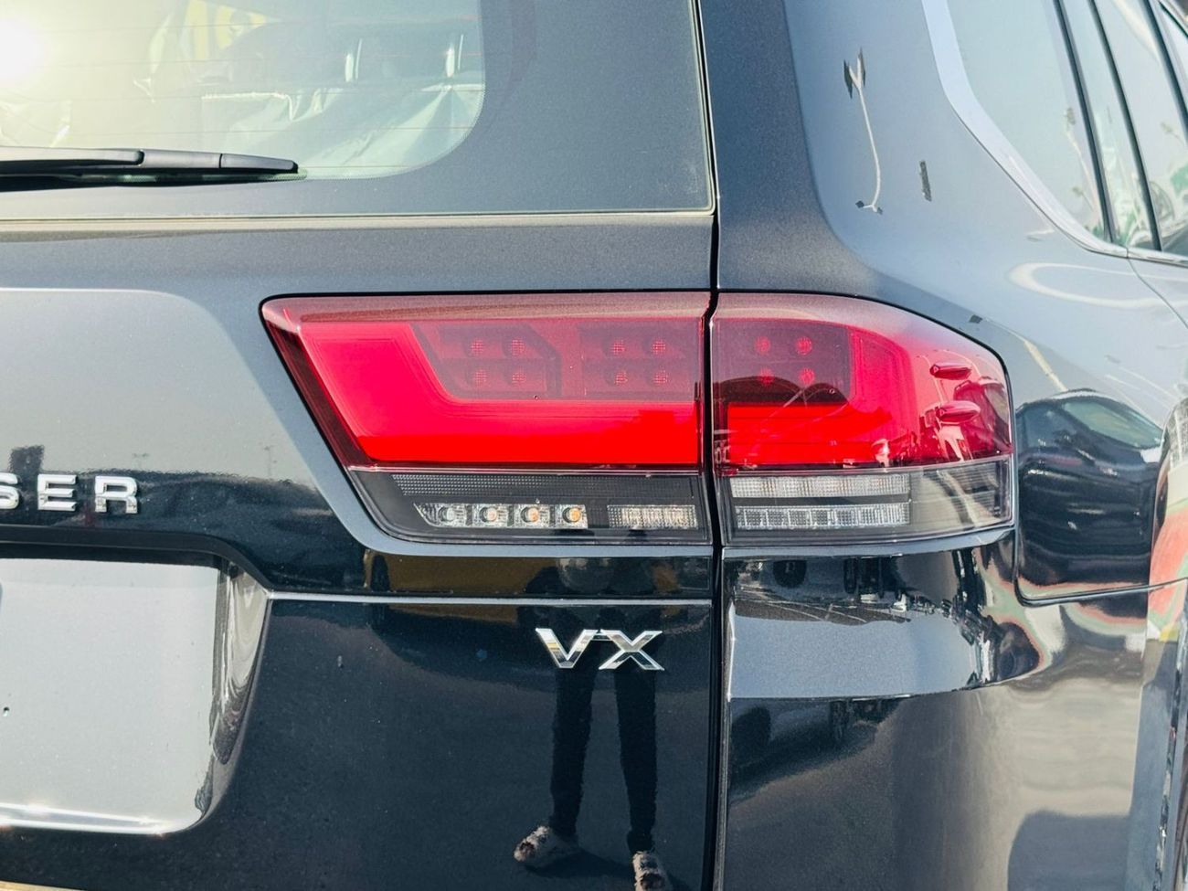 تويوتا لاند كروزر TOYOTA LC300 VX 3.5L TWIN TURBO F/O A/T BLACK 2025