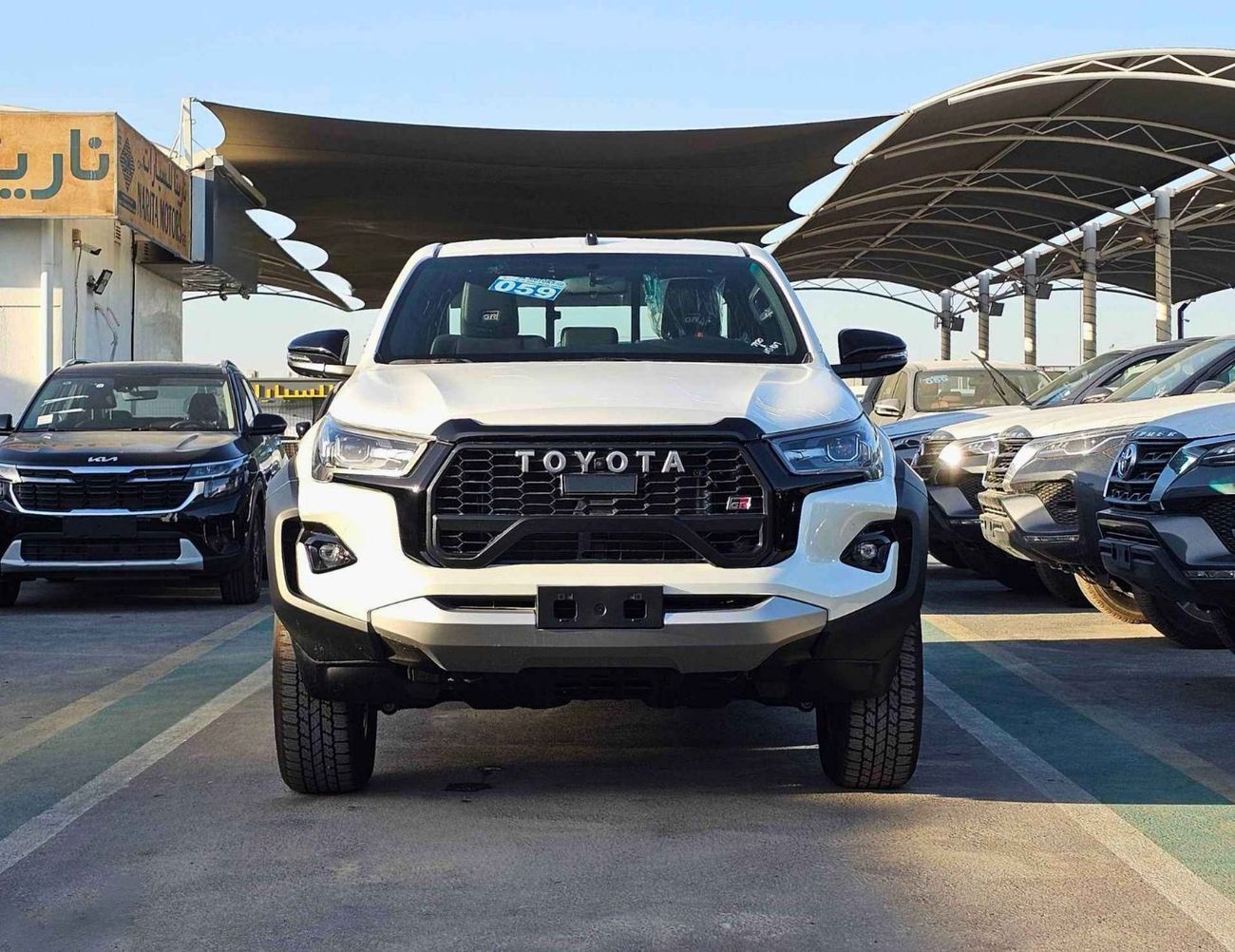 Toyota Hilux GR SPORT / EURO 4 / A/T / 4.0L V6 PETROL / 360* CAMERA / LEATHER SEATS / FULL OPTION (CODE # 69087)