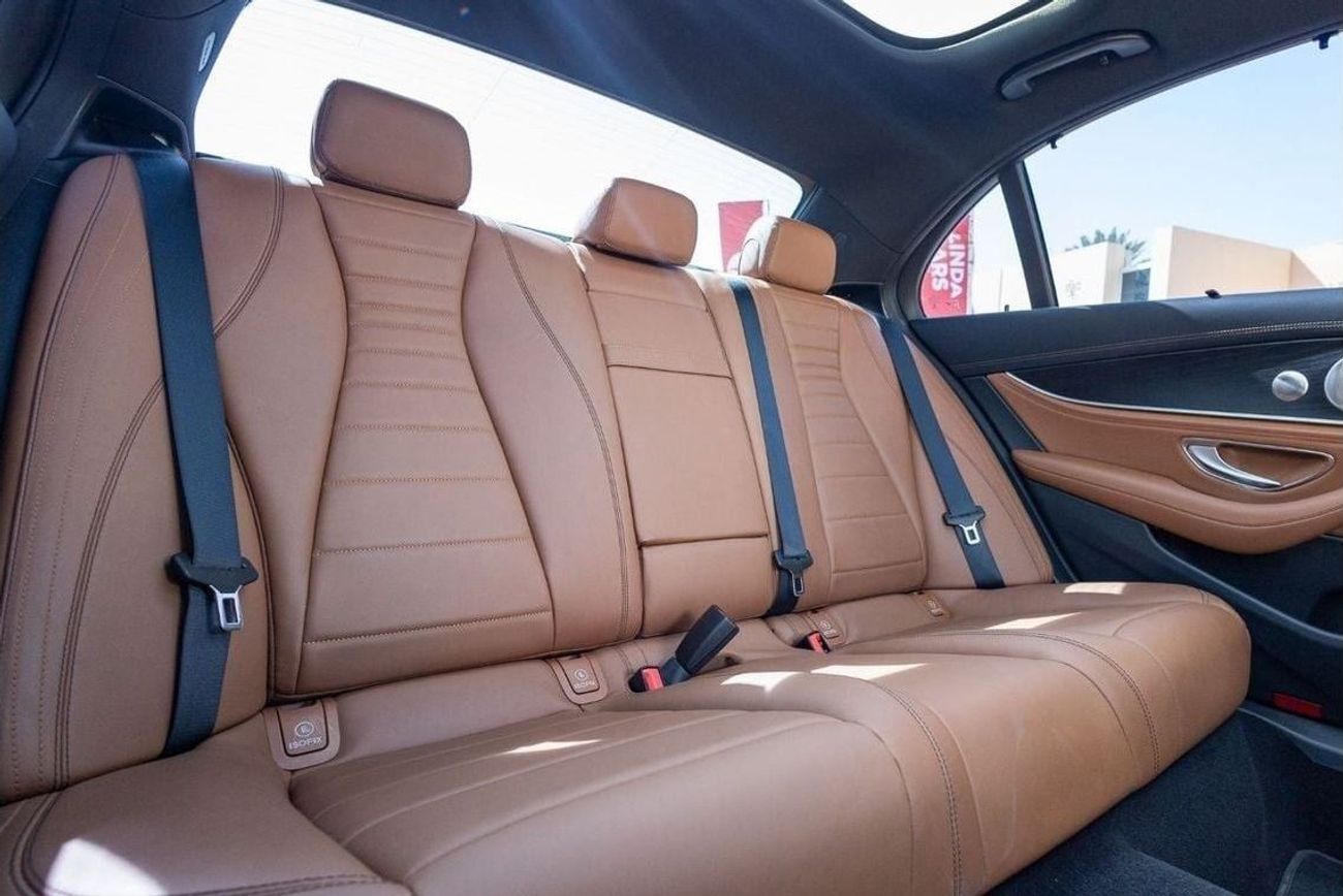 Mercedes-Benz E300 Mercedes-Benz E300 2022 GCC under Agency Warranty and Service Contract with Flexible Down-Paymen