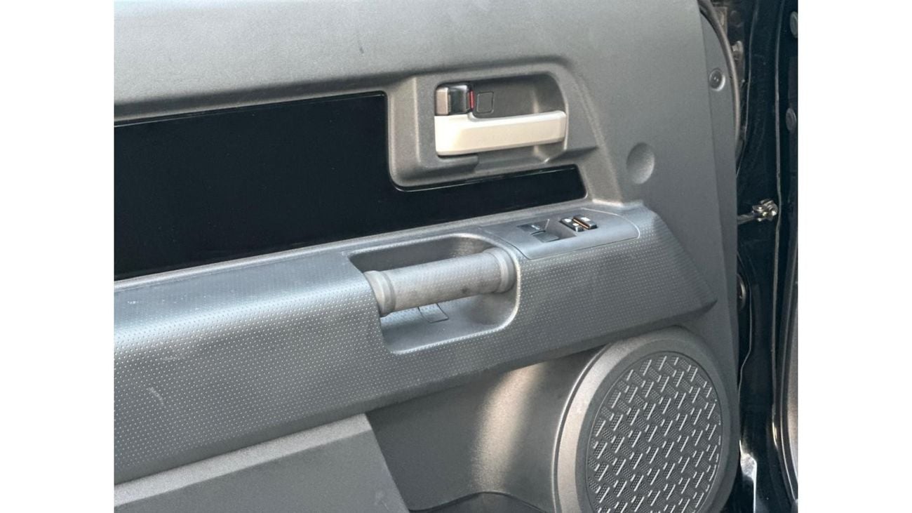 Toyota FJ Cruiser Toyota FJ cruiser 2023 KM 15000 GCC SPECS NO ACCIDENT OR PAINT WARRANTY + SERVICE FROM AGENCY