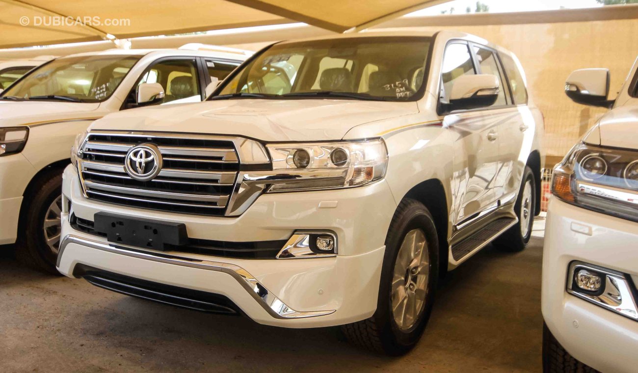 Toyota Land Cruiser GXR V8