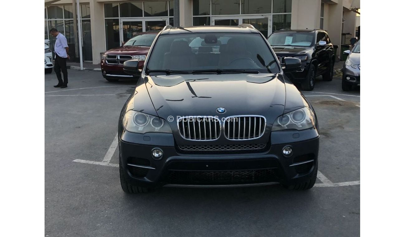 بي أم دبليو X5 النوع : بي ام دبليو X5 الموديل : 2011 المواصفات :     خليجي فل مواصفات بانوراما شاشه وتحكم كهربي كام