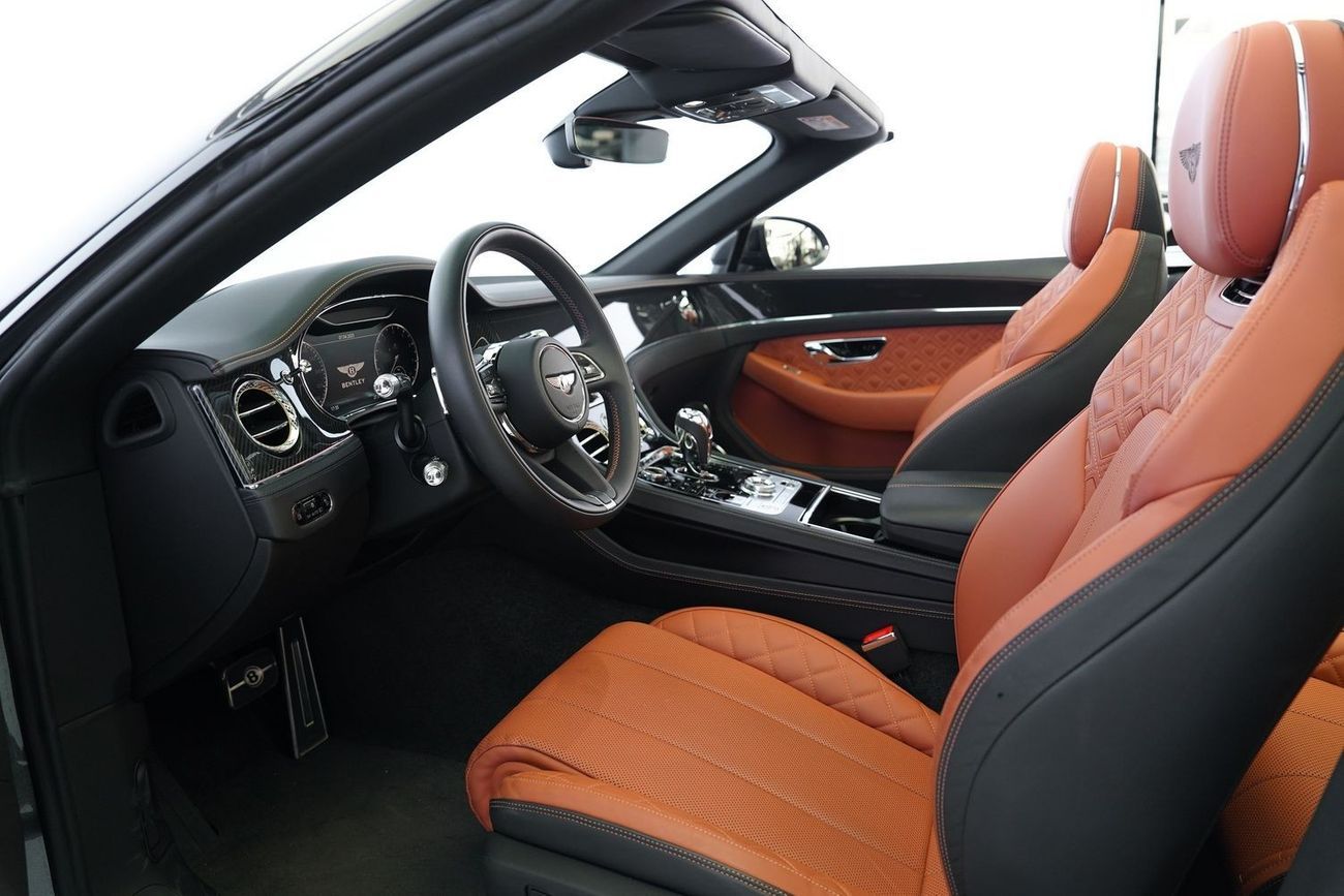 بنتلي كونتيننتال جي تي سي Bentley GTC V8 Black Edition