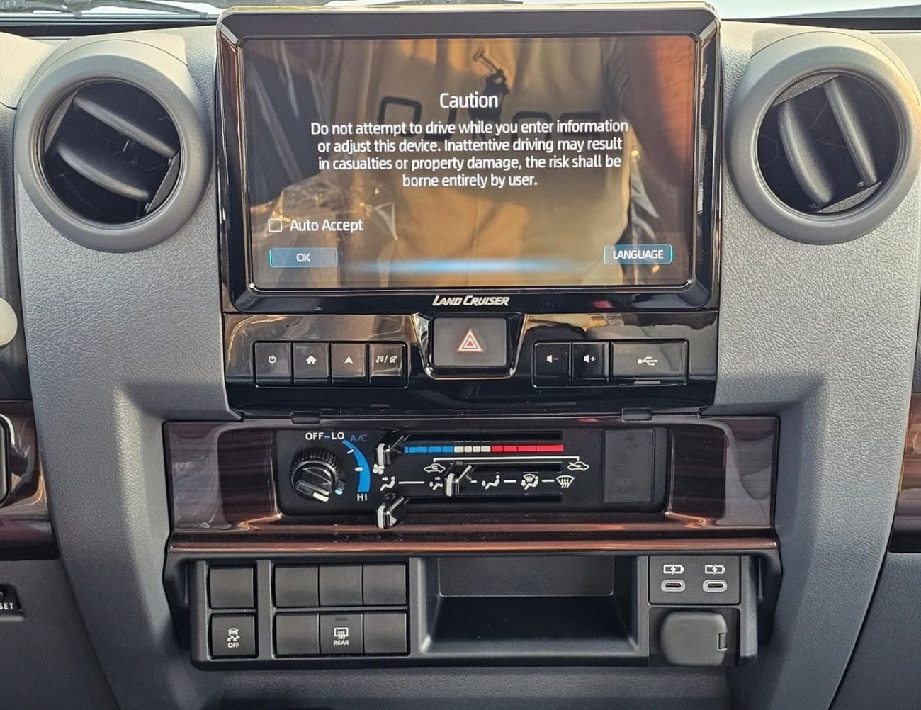 Toyota Land Cruiser 70 LC76 LX HARDTOP 5DOOR || 2.8L DIESEL V4 M/T 4WD | REAR CAMERA | OVER FENDER | FABRIC SEATS (CODE # H