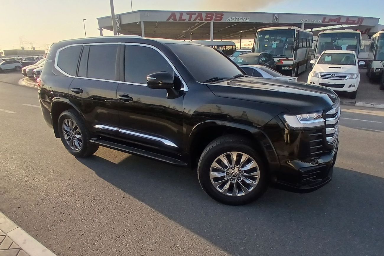 تويوتا لاند كروزر Toyota landcruise 2019Model 4.0 v6 petrol Engine Colour Black push start Transmission Automatic Inte