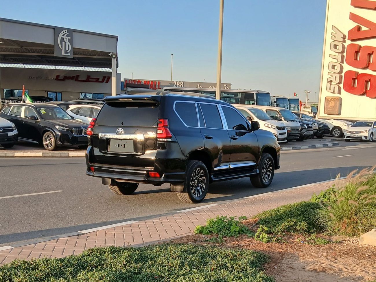 تويوتا برادو Toyota prado 2013Model TXL 2.7L v4 petrol Engine Colour Black push start Transmission Automatic Inte