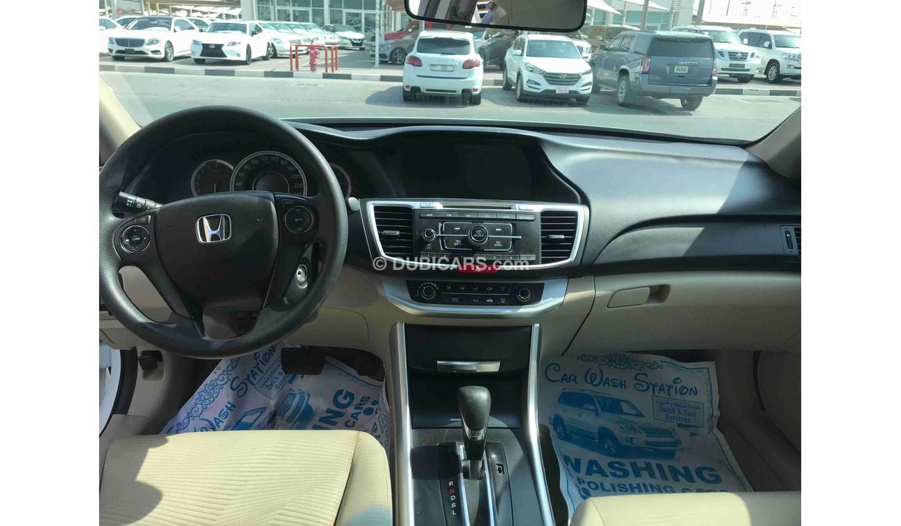 هوندا أكورد خليجي قابل للتصدير الى السعوديه